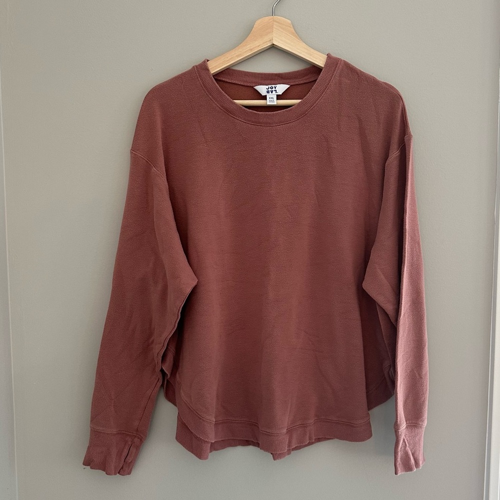 JoyLab Women’s Crewneck with Rounded Bottom